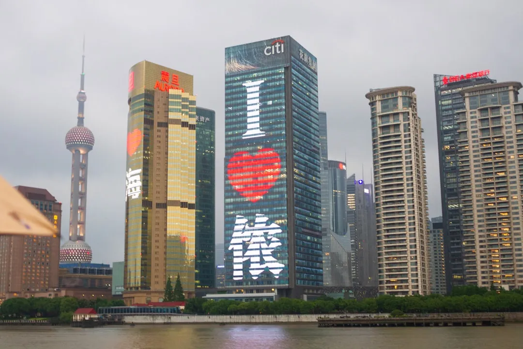 2024年重庆配音服务市场趋势：本地化制作的成本与效率分析